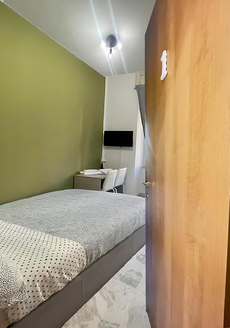 Mi Casa Tu Casa - Guest House คาตาเนีย ภายนอก รูปภาพ